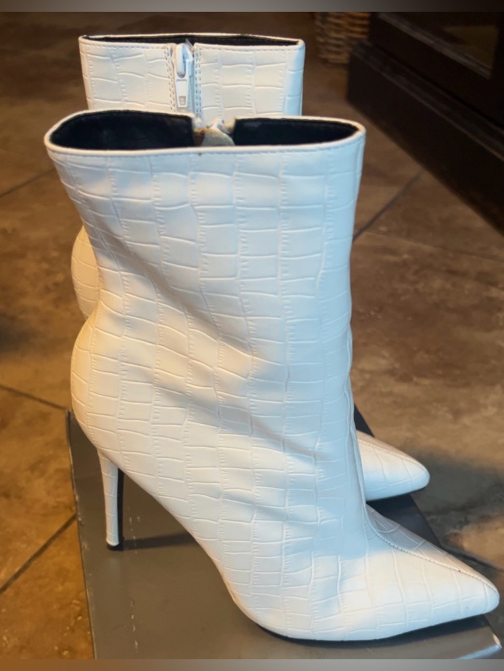 Women's White Croc-Embossed Pointed-Toe Ankle Boots Booties Shoes